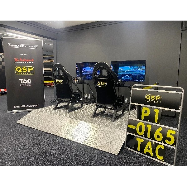 GT Simulator Zwart